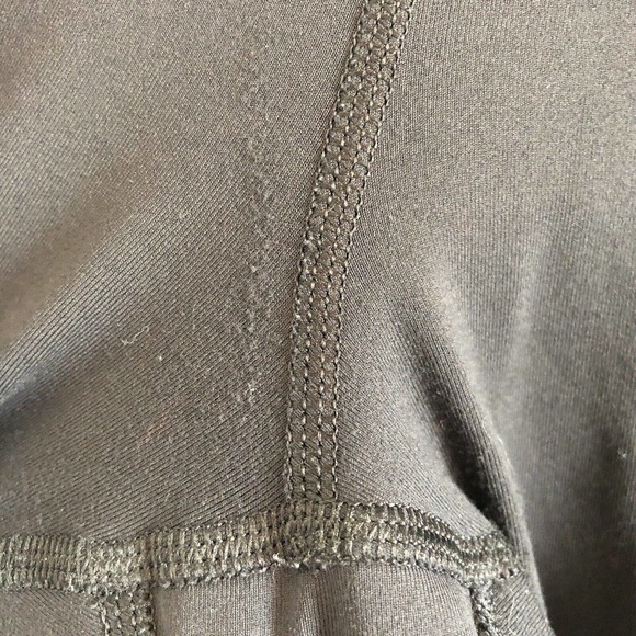 Lululemon Women's Cropped Black Leggings Waist and Back Zip Pockets Size 6 - Picture 12 of 12